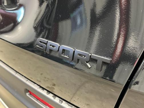 Crystal Black Pearl 2026 Honda HR-V AWD Sport