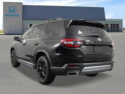 2025 Honda Pilot Touring 8-Passenger