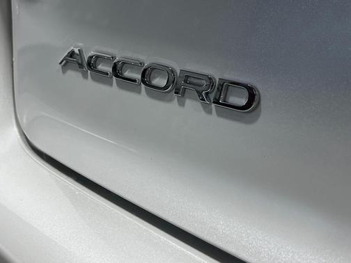 Platinum White Pearl 2026 Honda Accord SE