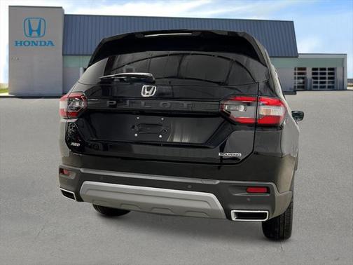 2025 Honda Pilot Touring 8-Passenger