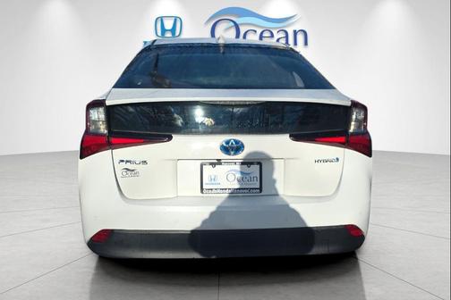 2021 Toyota Prius LE