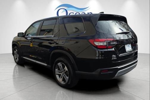2023 Honda Pilot AWD EX-L 8 Passenger