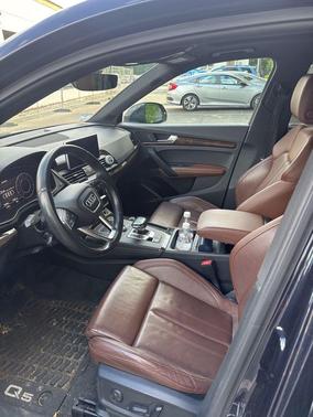 Moonlight Blue Metallic 2019 Audi Q5 2.0T Premium Plus