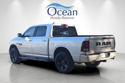 2018 RAM 1500 Night Crew Cab 4x4 5'7' Box