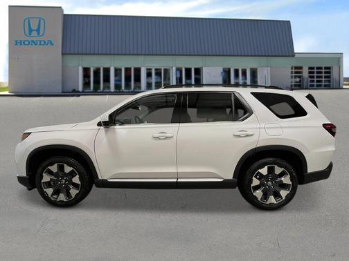 Platinum White Pearl 2026 Honda Pilot Touring 8-Passenger