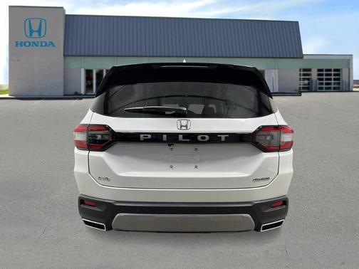 Platinum White Pearl 2026 Honda Pilot Touring 8-Passenger