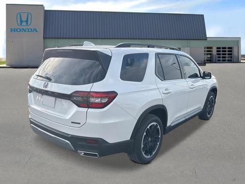 2026 Honda Pilot Touring 8-Passenger