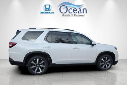 2023 Honda Pilot Touring 8-Passenger