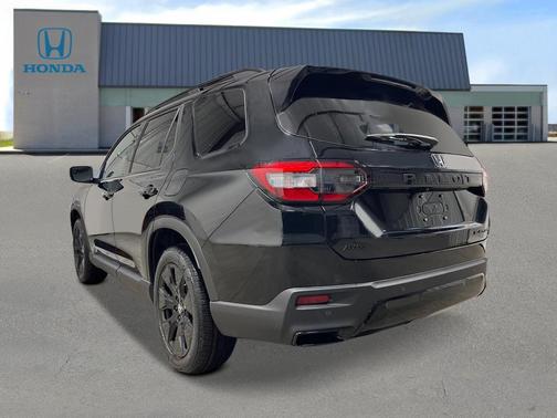 Crystal Black Pearl 2026 Honda Pilot Black Edition