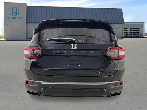 Crystal Black Pearl 2026 Honda Pilot Black Edition