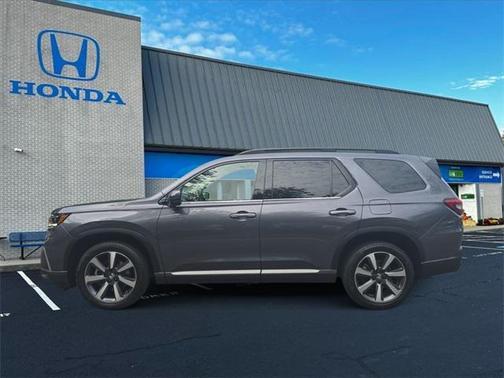 2024 Honda Pilot Touring 8-Passenger