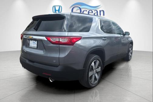 Satin Steel Metallic 2019 Chevrolet Traverse LT Leather