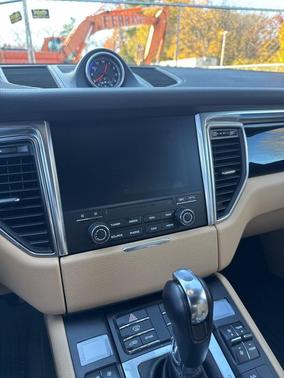 2018 Porsche Macan Base