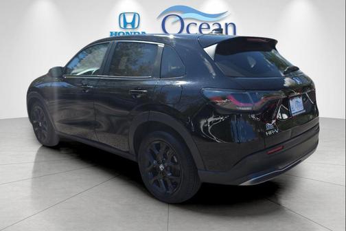 Crystal Black Pearl 2024 Honda HR-V Sport