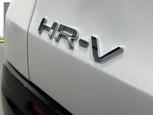 Platinum White Pearl 2027 Honda HR-V EX-L