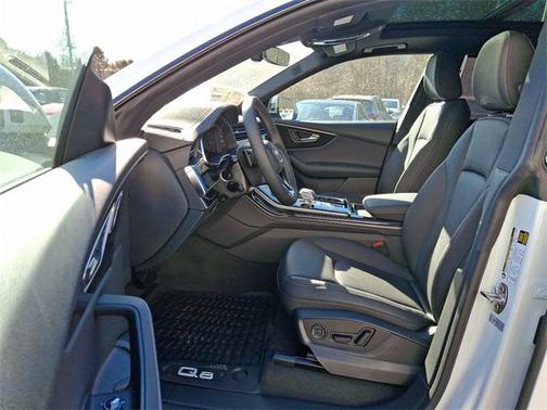 2025 Audi Q8 55 Premium Plus
