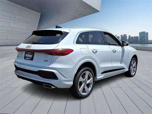 2025 Audi Q5 Premium Plus