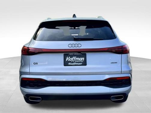 Florett Silver Metallic 2026 Audi Q5 Premium TFSI quattro S tronic