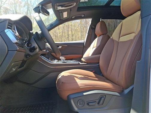 2025 Audi Q8 55 Premium Plus