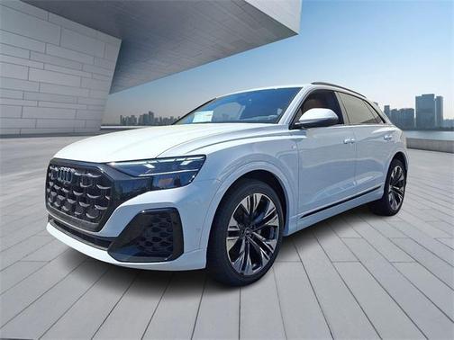 2025 Audi Q8 55 Premium Plus