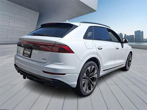 2025 Audi Q8 55 Premium Plus