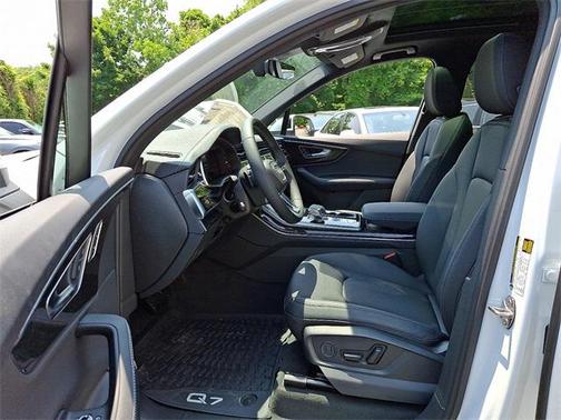 2025 Audi Q7 55 Premium Plus