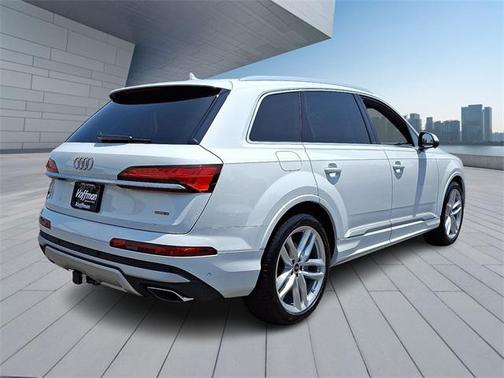 2025 Audi Q7 55 Premium Plus