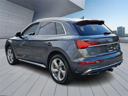 2023 Audi Q5 45 S line Premium Plus