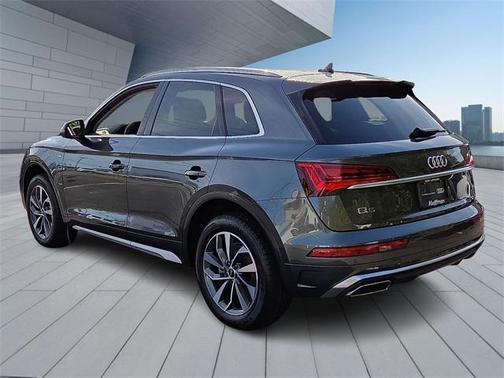 2023 Audi Q5 45 S line Premium Plus