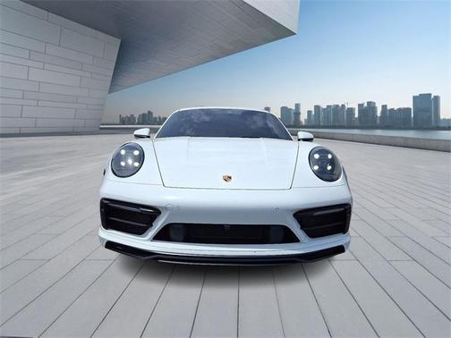 2022 Porsche 911 Carrera 4 GTS