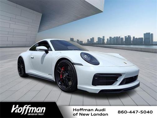 2022 Porsche 911 Carrera 4 GTS