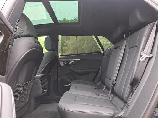 2025 Audi Q8 55 Premium Plus