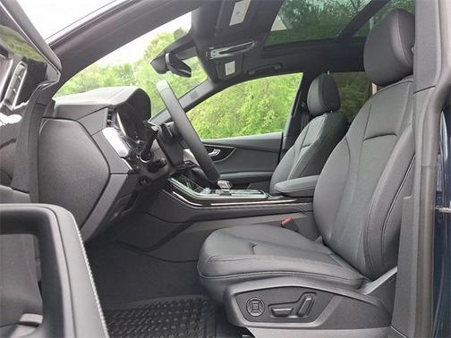 2025 Audi Q8 55 Premium Plus