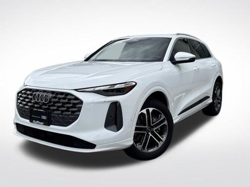 Arkona White 2025 Audi Q5 Premium TFSI quattro S tronic