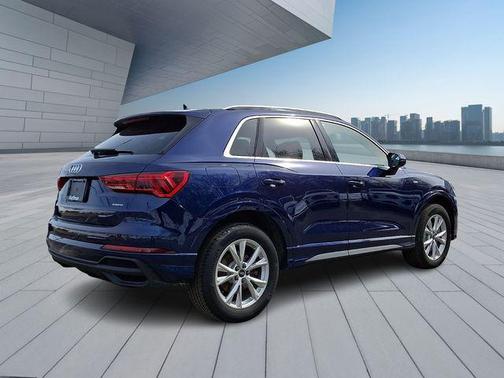 2025 Audi Q3 Premium 45 TFSI S line quattro Tiptronic