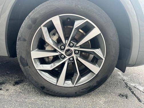 Chronos Gray Metallic 2023 Audi Q5 45 S line Premium