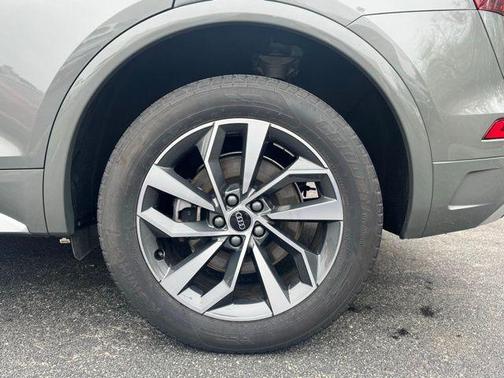 Chronos Gray Metallic 2023 Audi Q5 45 S line Premium