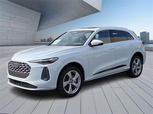 2025 Audi Q5 Premium Plus TFSI quattro S tronic