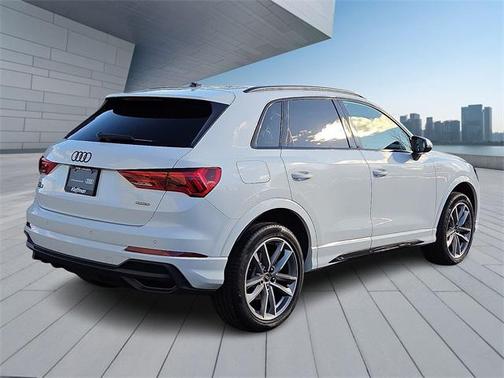 2025 Audi Q3 Premium 45 TFSI S line quattro Tiptronic