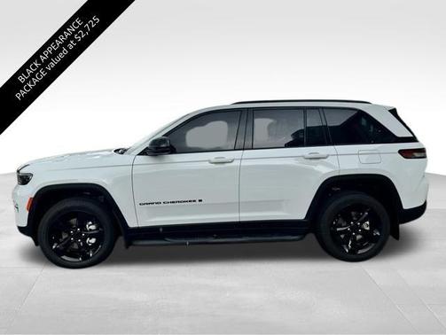 Bright White Clearcoat 2025 Jeep Grand Cherokee Limited