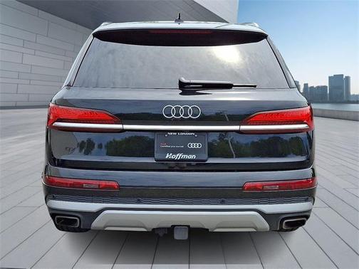 2025 Audi Q7 45 Premium Plus