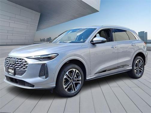 2025 Audi Q5 Premium Plus