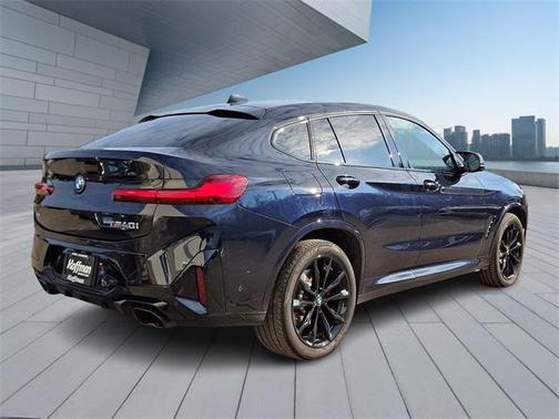2025 BMW X4 M40i