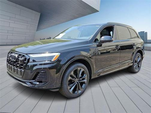 2025 Audi Q7 55 Premium Plus