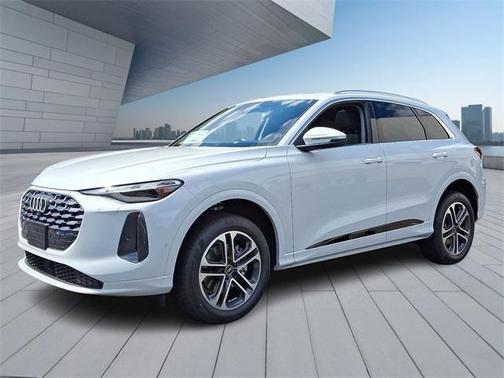 2025 Audi Q5 Premium