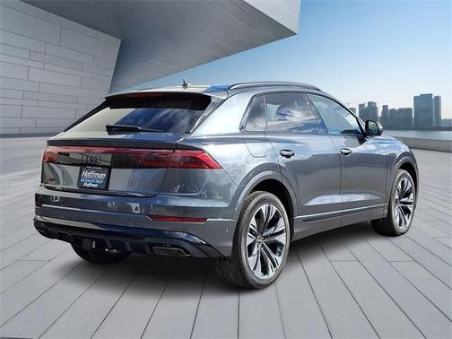 2025 Audi Q8 55 Premium Plus
