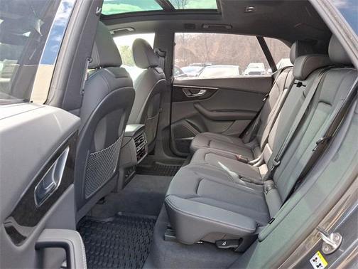 2025 Audi Q8 55 Premium Plus