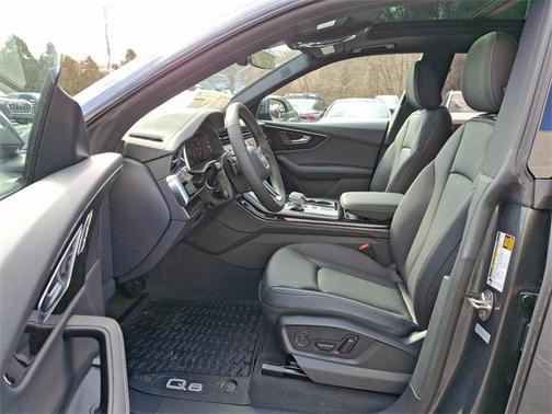 2025 Audi Q8 55 Premium Plus