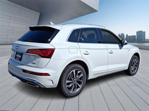 2023 Audi Q5 45 S line Premium Plus