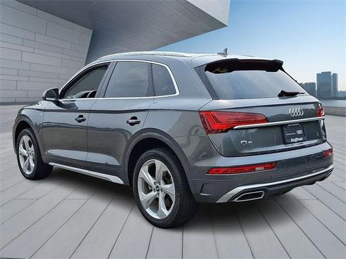 2022 Audi Q5 45 S line Premium Plus